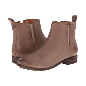 OluKai Malie Chelsea Boot